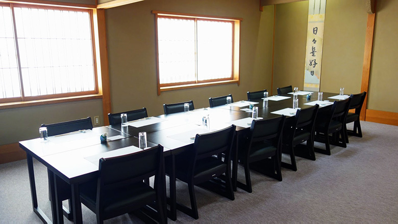 控室「銀杏の間」